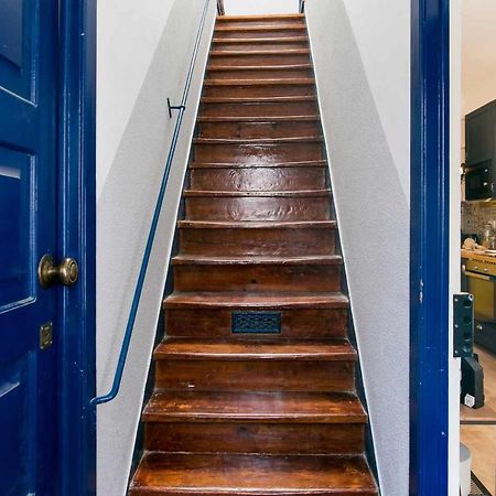 Charming Lisbon Home With Terrace St Amaro Luaran gambar