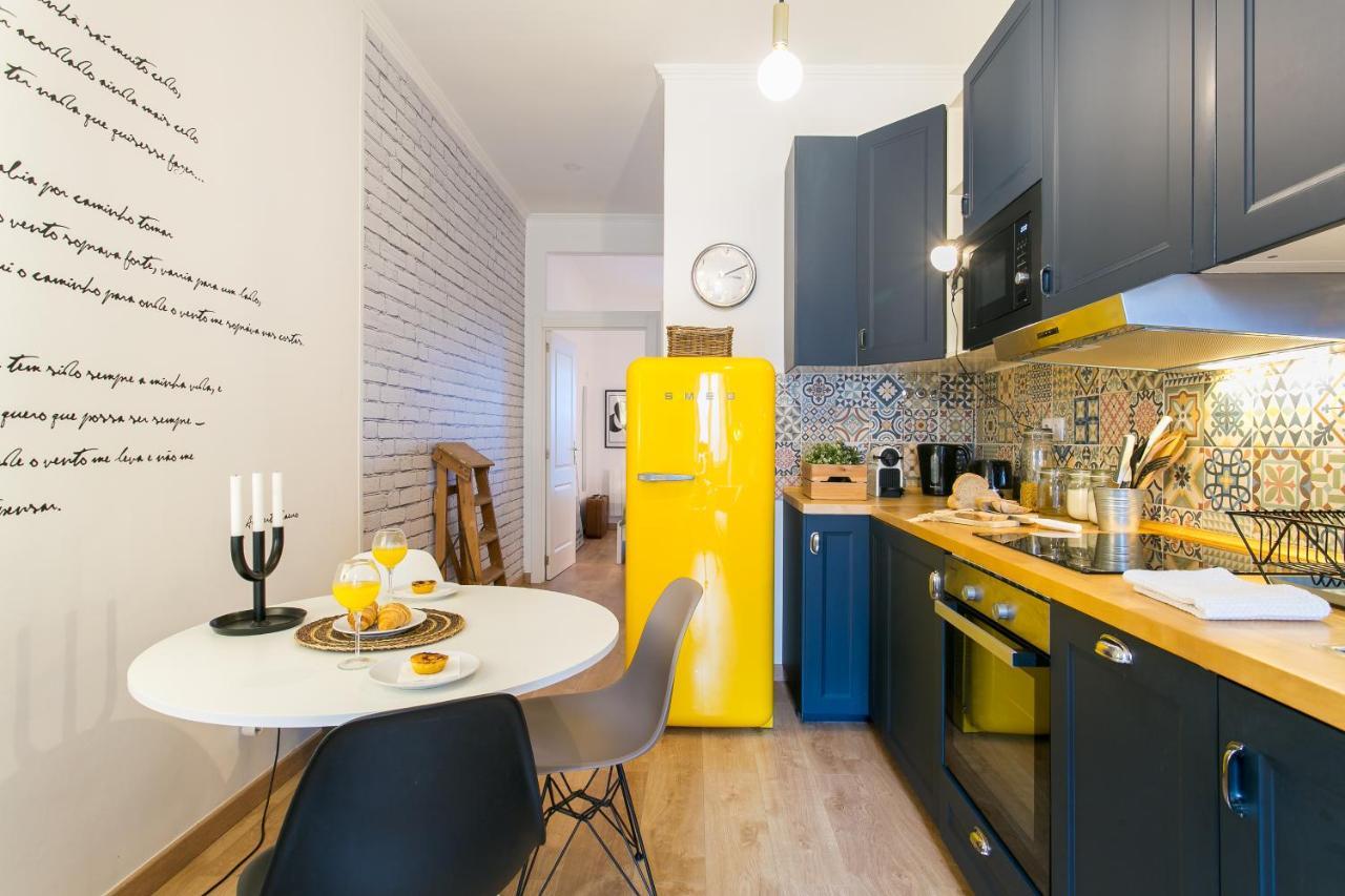 Charming Lisbon Home With Terrace St Amaro Luaran gambar