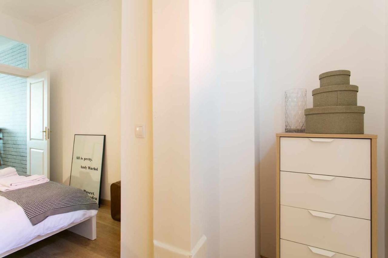 Charming Lisbon Home With Terrace St Amaro Luaran gambar