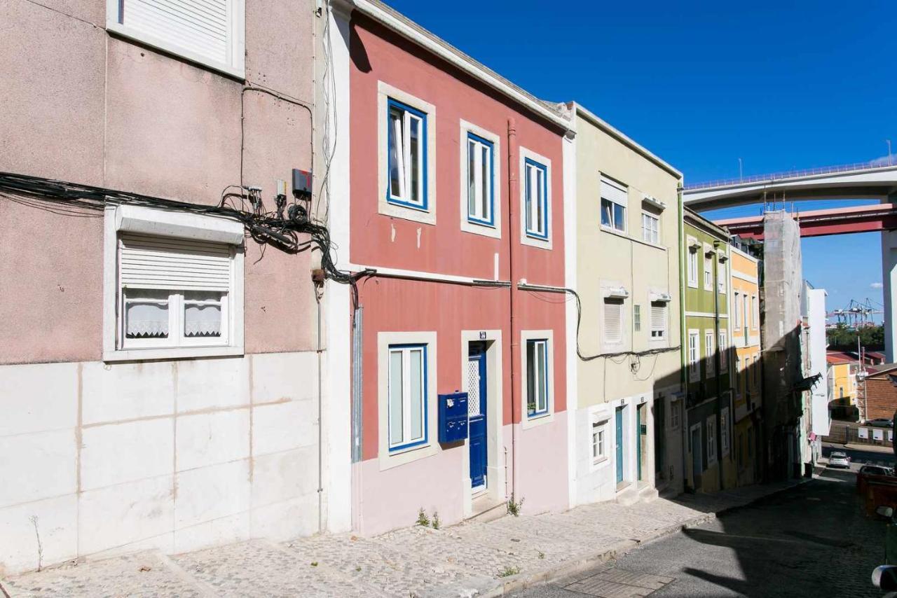 Charming Lisbon Home With Terrace St Amaro Luaran gambar